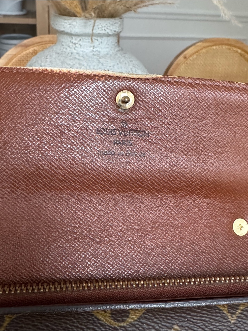 ✅AUTHENTIC✅LOUIS VUITTON WALLET ON A CHAIN - Picture 10 of 12